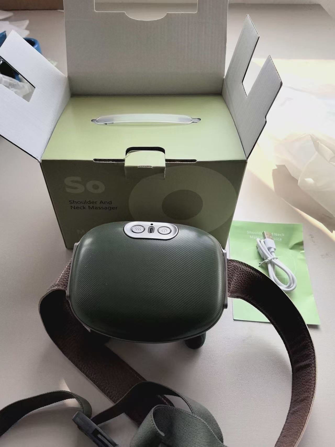 Hands-Free Deep Tissue Massage with Kneading and Infrared Physiotherapy Heat